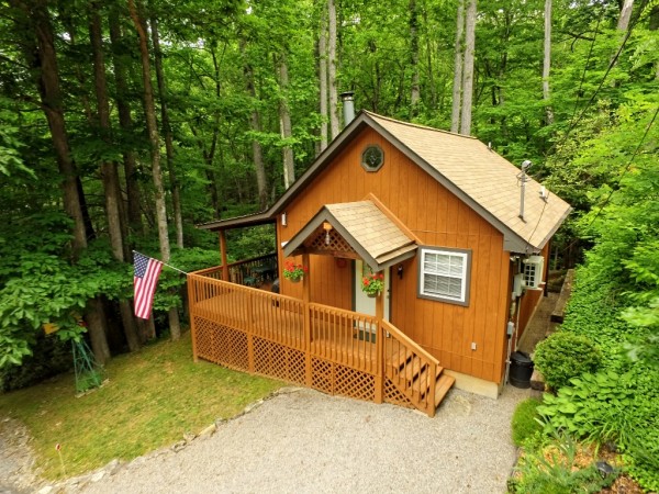 Cabin Rental Honeymoon cabin